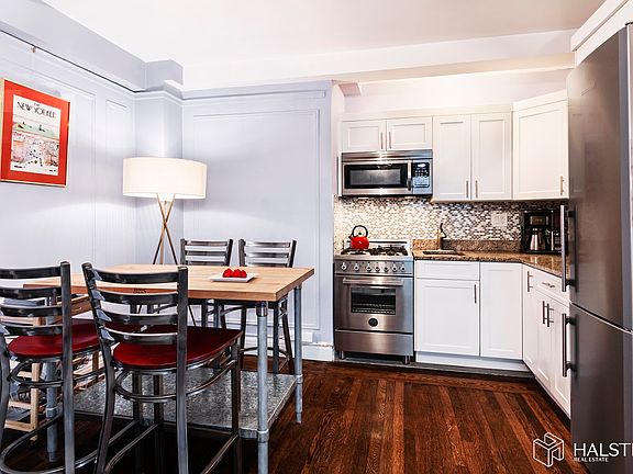 2nd image of 325 W 45th St #615