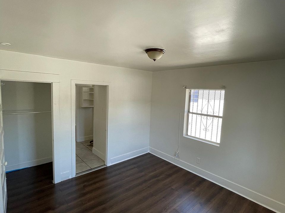 2nd image of 1224 E 55th St