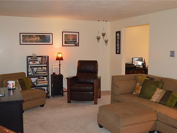5th image of 7492 Moonvalley Dr