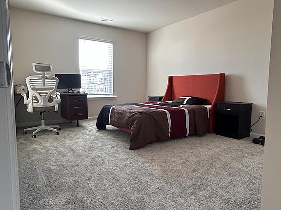 5th image of 5611 Edessa Ave