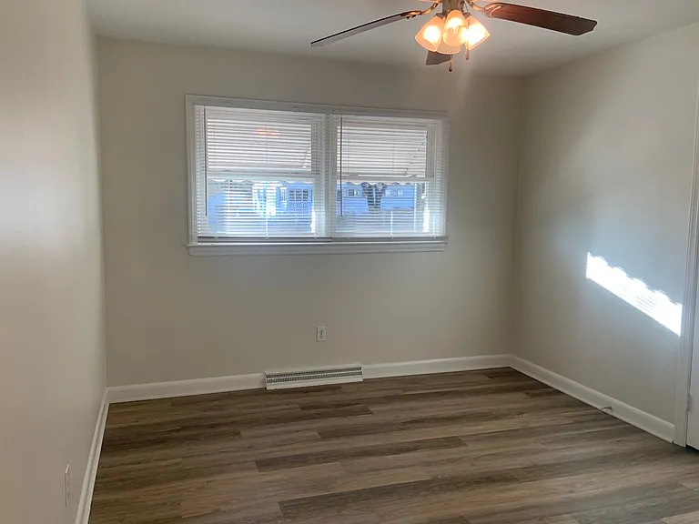 1409 Caldwell St — Photo 8
