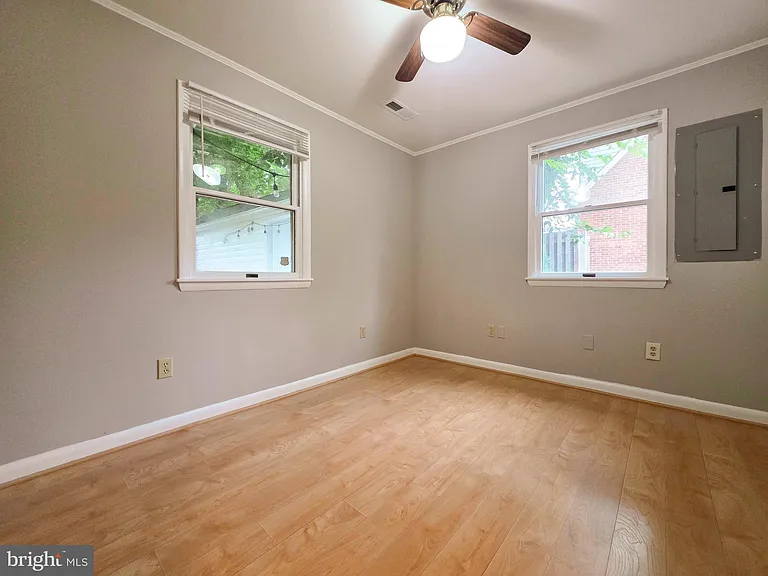 2419 Fairhaven Ave — Photo 11