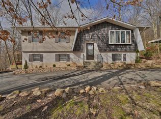 17 Brunswick Dr, Mount Pocono, PA