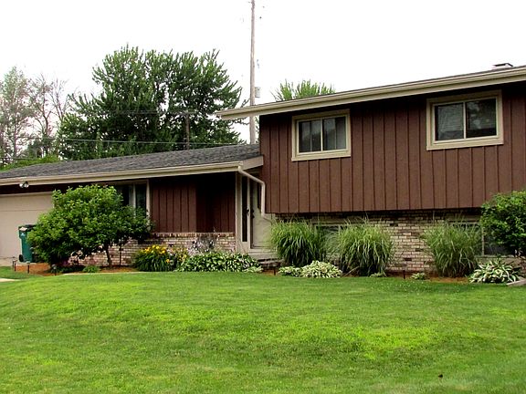 2nd image of 4492 E Park Dr