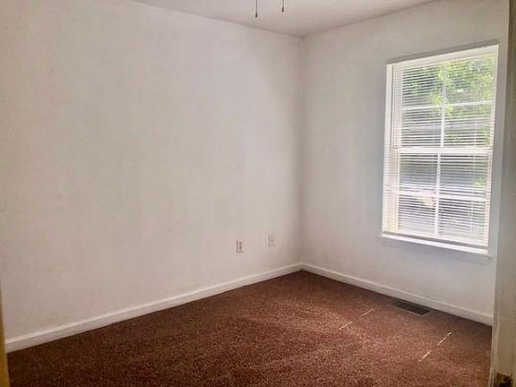 5th image of 1327 N Ave Ne #1327