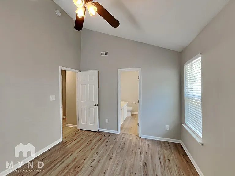 1848 Mission Oaks St — Photo 10
