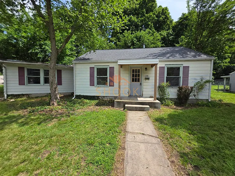 1600 Ferry St — Photo 1