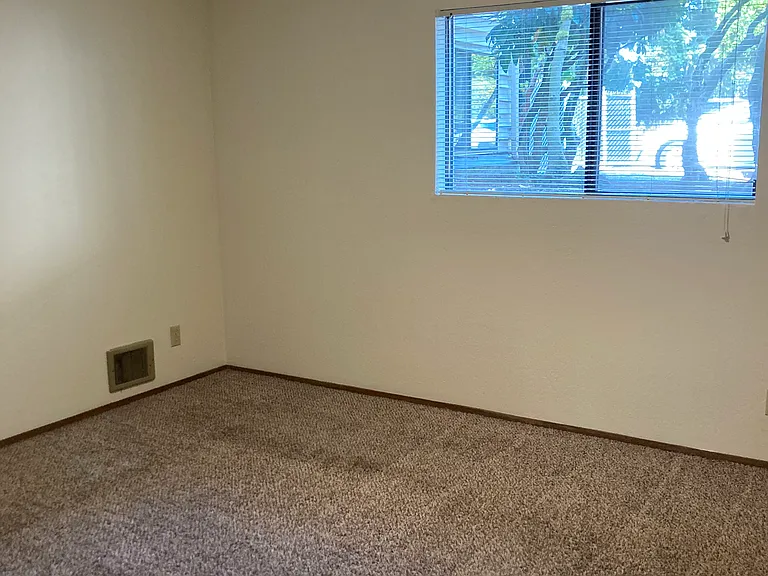 Madronas Apartments — Photo 19