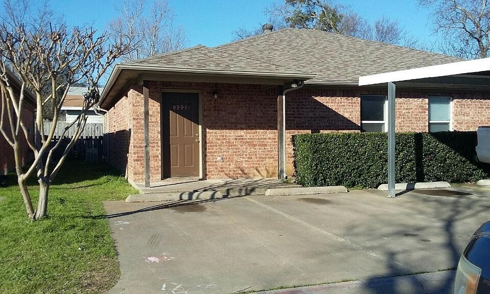 2nd image of 1322 Country Club Rd APT E