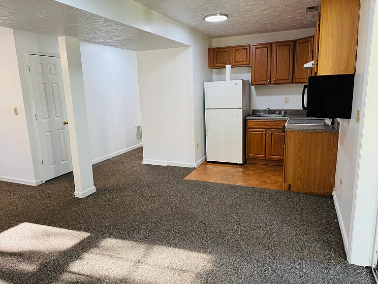 1675 Park Lawn Dr — Photo 9