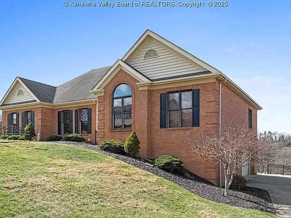 4th image of 414 Woodbridge Dr