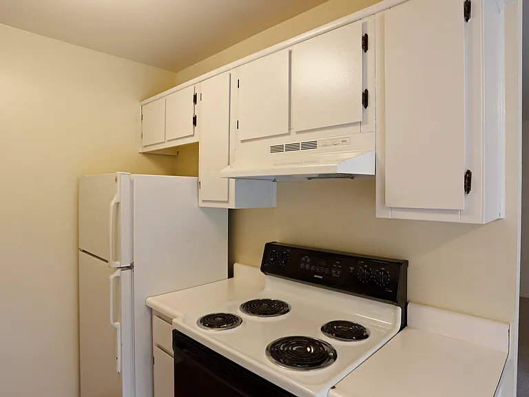 River Bend Apartments — Photo 5