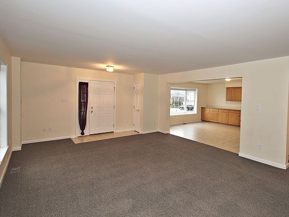 5th image of 30 Woodside Ave