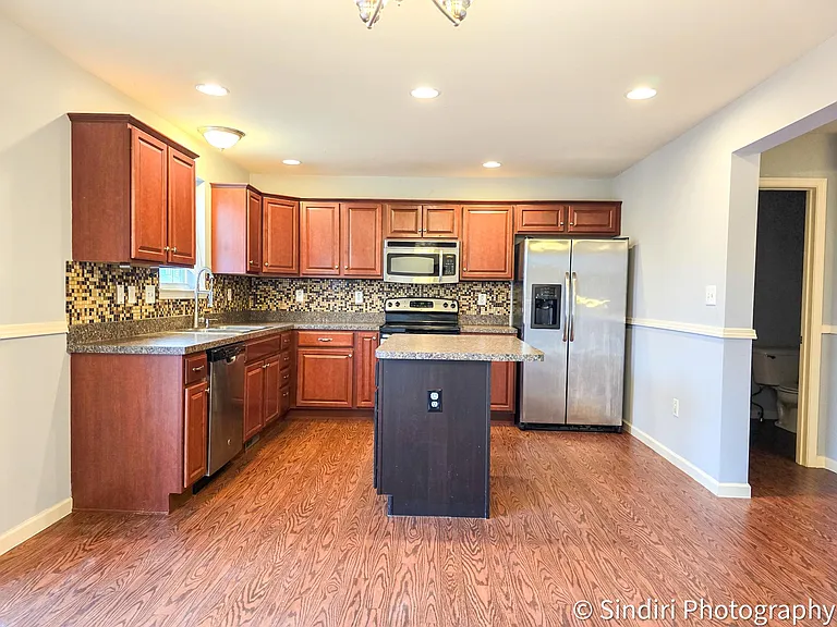 6419 Creekbend Dr — Photo 43
