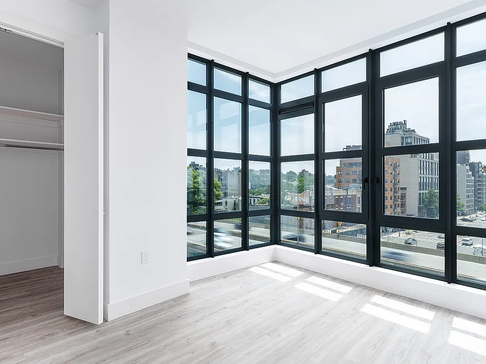 584 4th Ave #408