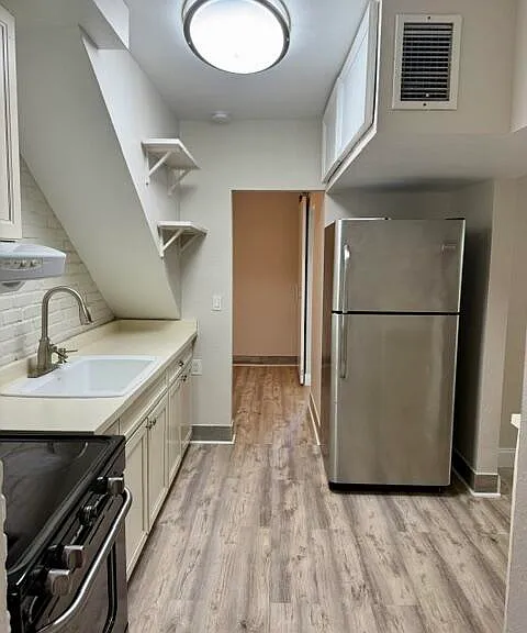301 S M St #1 — Photo 5