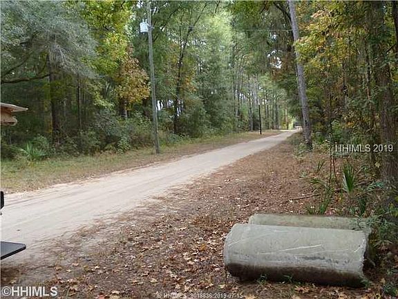 2nd image of 4 Shady Hill Ln