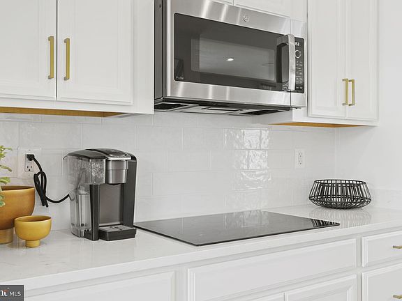 5th image of 10630 Sheffield Glen Ln