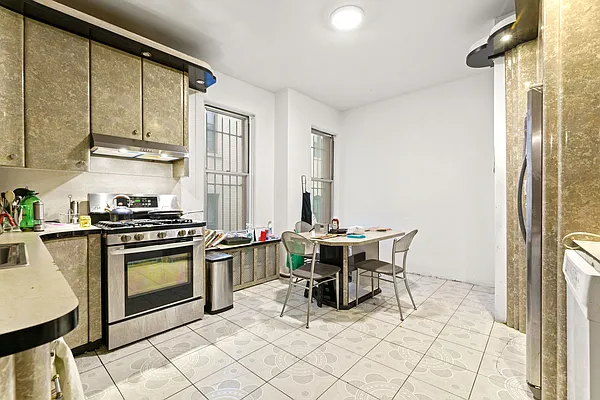 Rented by Primerock Real Estate Group Inc | media 10