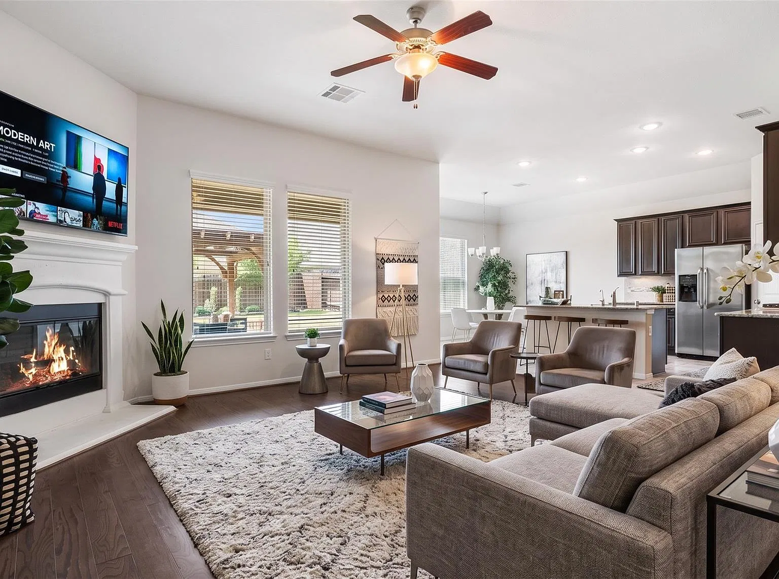 4 bed, 2.0 bath, 2154 sqft, $2,600 — Photo 4