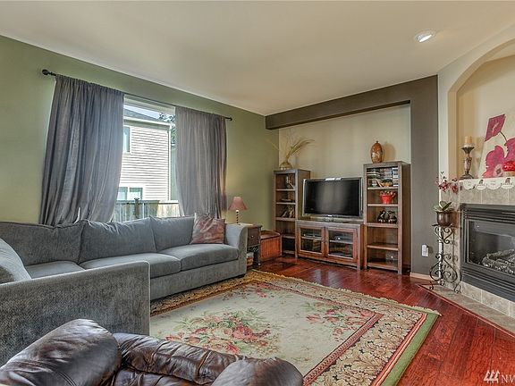4th image of 18729 116th Ave E