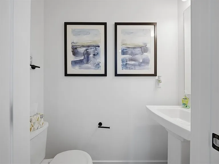 201 Yellowwood Ct — Photo 12
