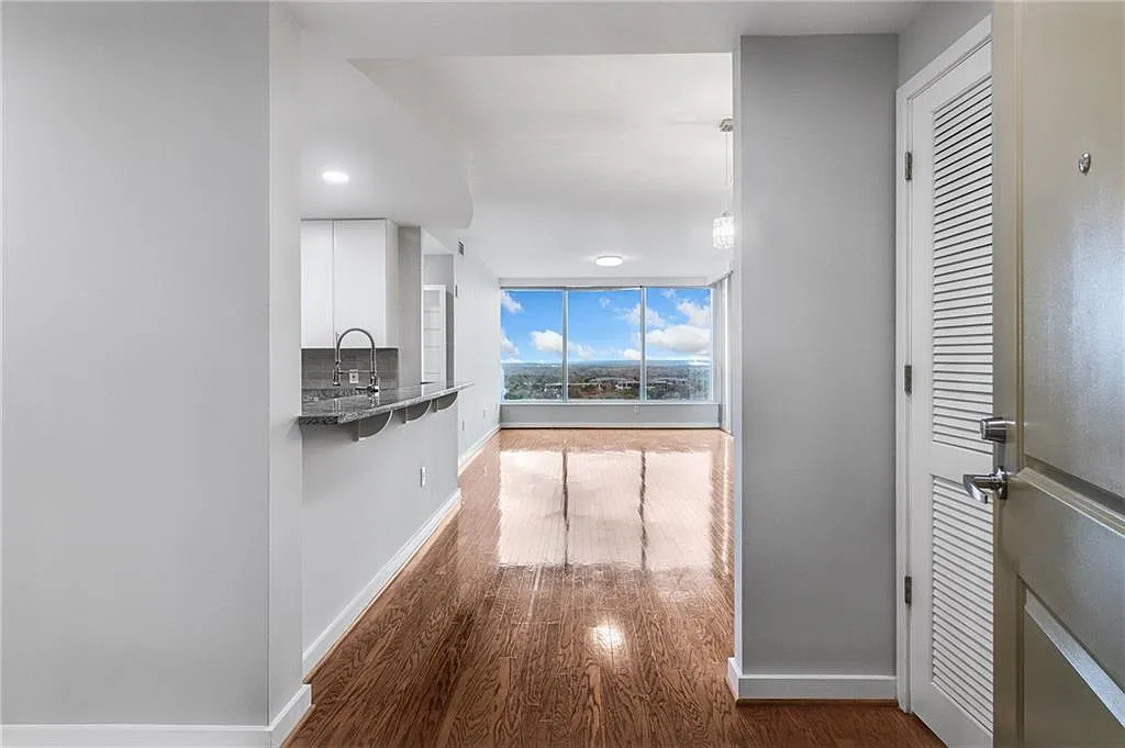 2 bed, 2.0 bath, 1429 sqft, $2,900 — Photo 4