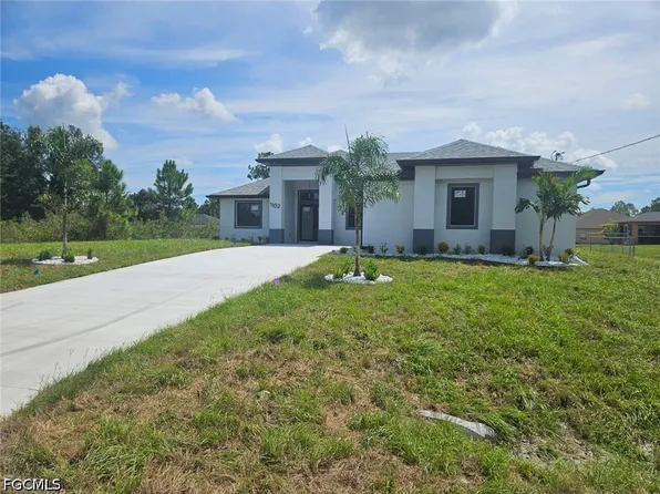 1102 Poinsettia Ave, Lehigh Acres, FL 33972