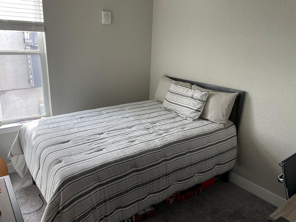 1st image of 1900 SW 13th St #446C