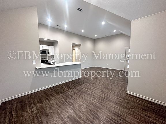 5th image of 1203 N Clay St #321