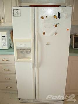 REFRIGERATOR WITH ICE MAKER