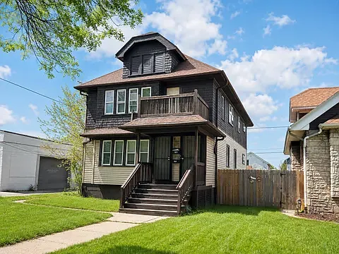 2 bed, $1,300 — Photo 1
