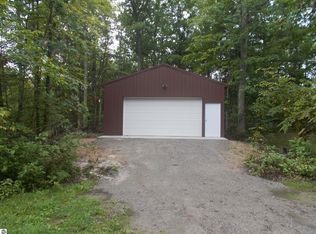 7513 Elm St, Hale, MI 48739
