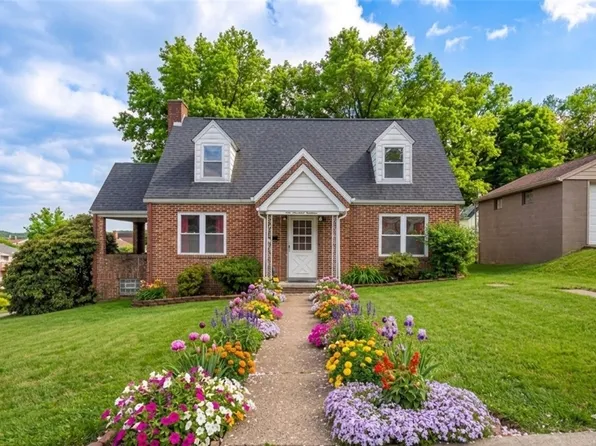 114 S 8th St, Youngwood, PA 15697