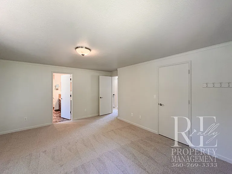 4618 NW Bernard St — Photo 38