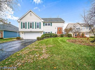 1002 Longford Rd, Bartlett, IL 60103