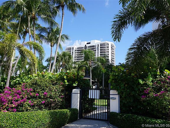 4th image of 3600 Yacht Club Dr APT 1101