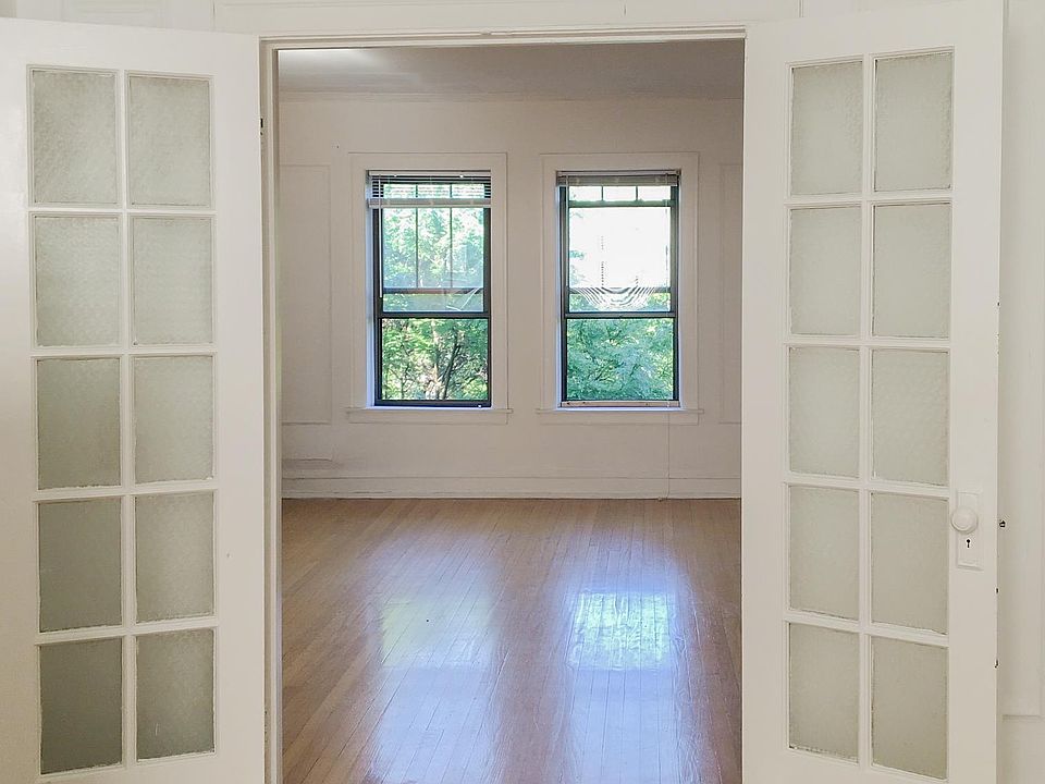 1st image of 4600 1/2 N Winchester Ave #3G