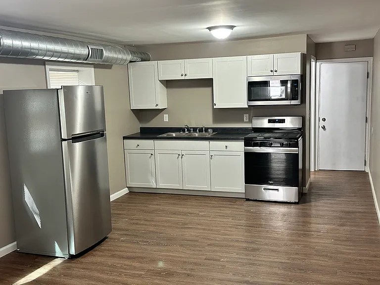 206 Locust St #2 — Photo 3