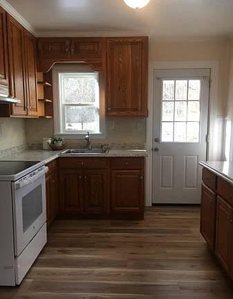 2nd image of 11 Karpolet Ln