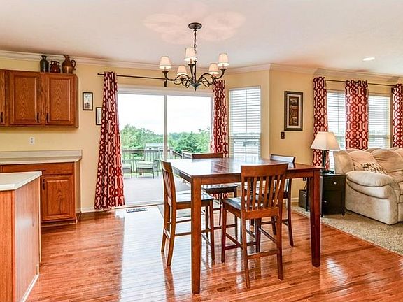 5th image of 76 Winterbrook Dr