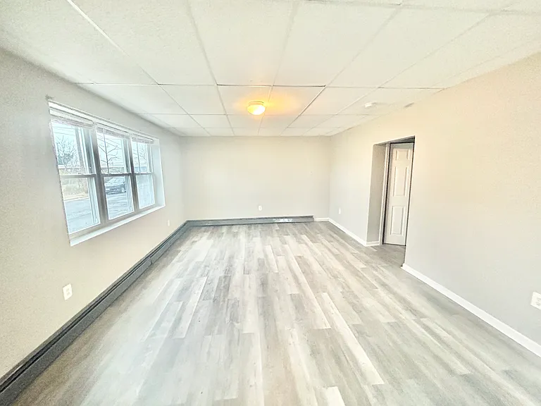 1830 E Riverside Dr #1 — Photo 2