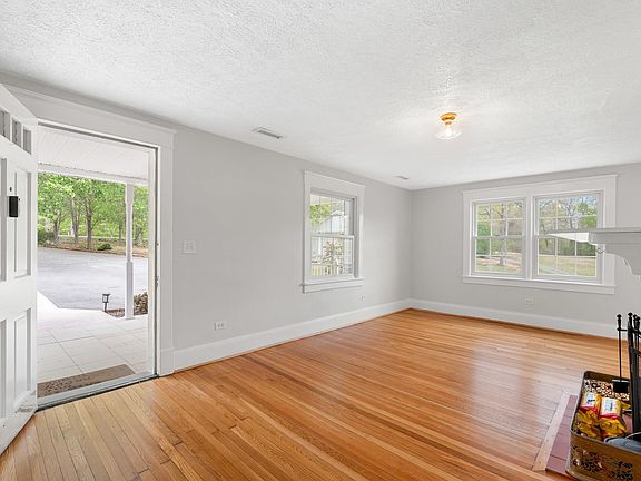 4th image of 4973 Richmond Rd