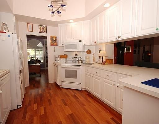 4th image of 803 Niemen Dr