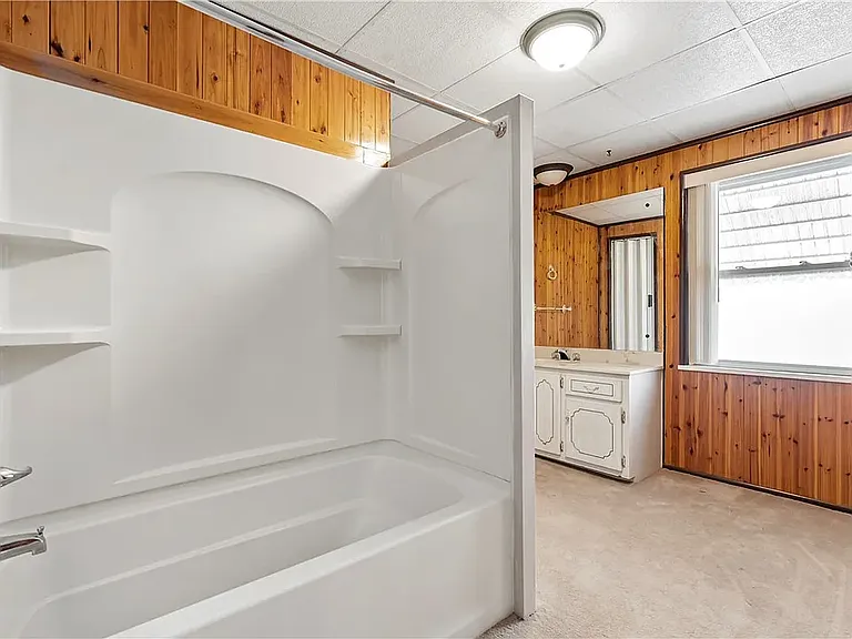 417 Jackson Ave — Photo 4