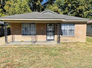 672 Blackhawk Rd, Memphis, TN 38109