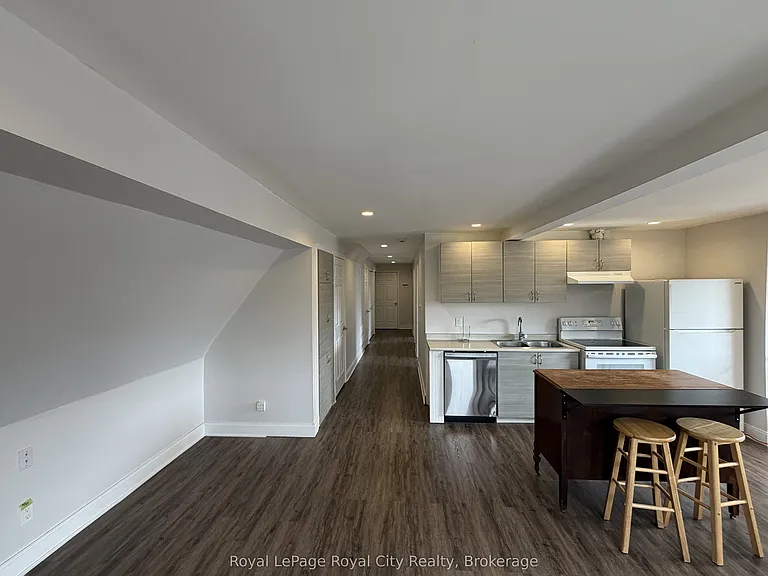 563 Woolwich St #1 — Photo 1