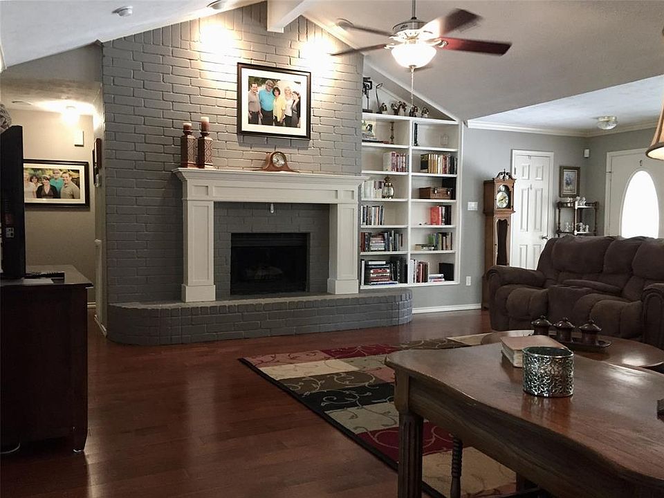 1st image of 2818 Poplar Creek Ln