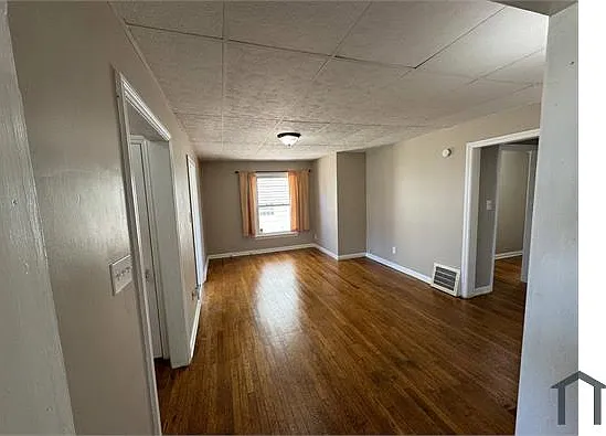 9518 Plymouth Ave — Photo 5