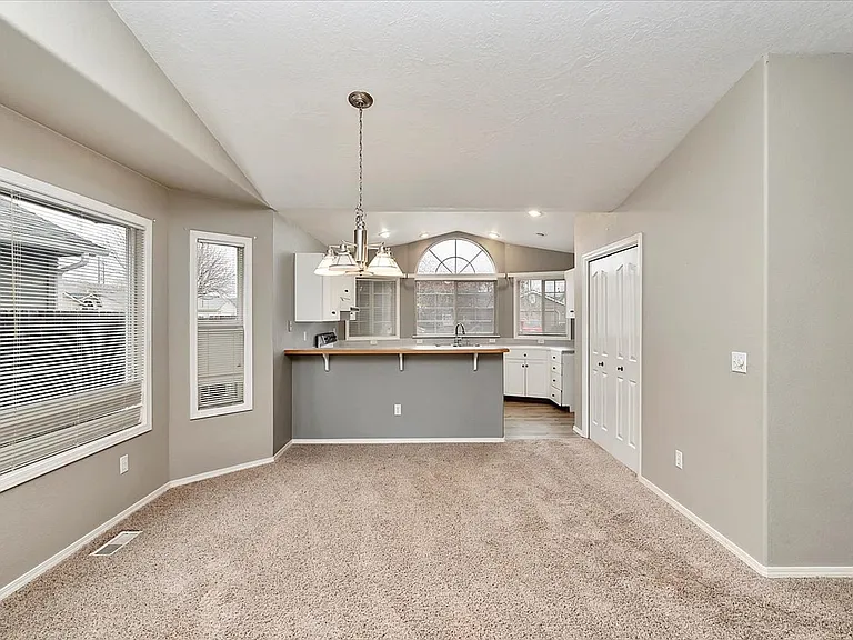 4245 S Danridge Ave — Photo 10